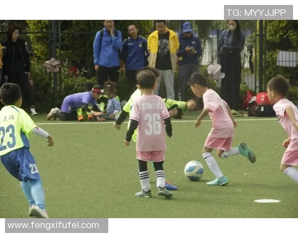 足球明星吴磊高清壁纸尽显风采与魅力让你感受足球的激情与梦想