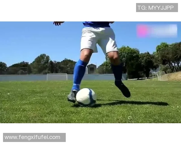 足球明星如何运用脚内侧传球技巧提升比赛表现与团队配合能力解析