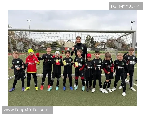 足球明星家庭揭秘他们的孩子数量与成长故事