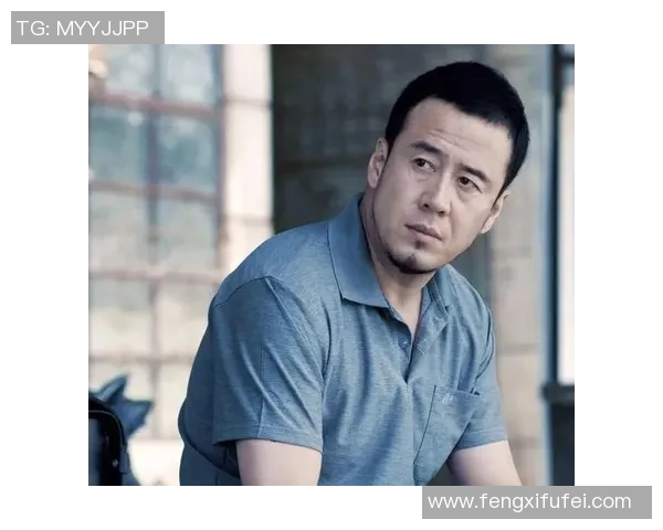 足球明星杨坤的个人简历与精彩瞬间图片展示