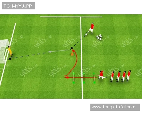 足球明星精彩射门慢动作回放解析让你领略技术与力量的完美结合