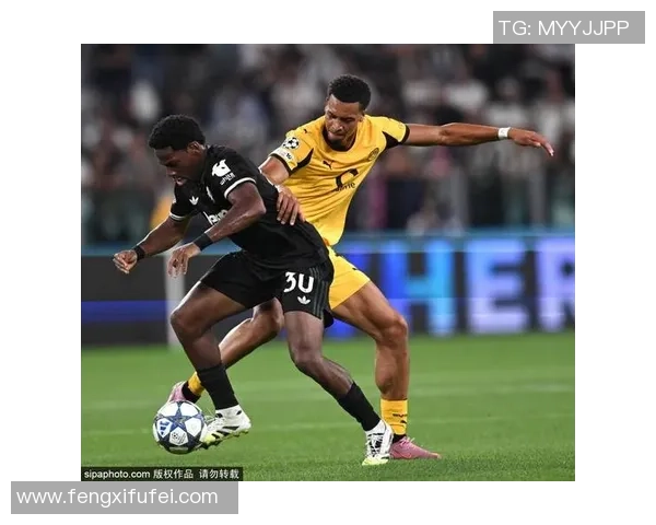 足球明星背后的艰辛与奋斗历程揭示了成功背后的不为人知的苦楚与坚持